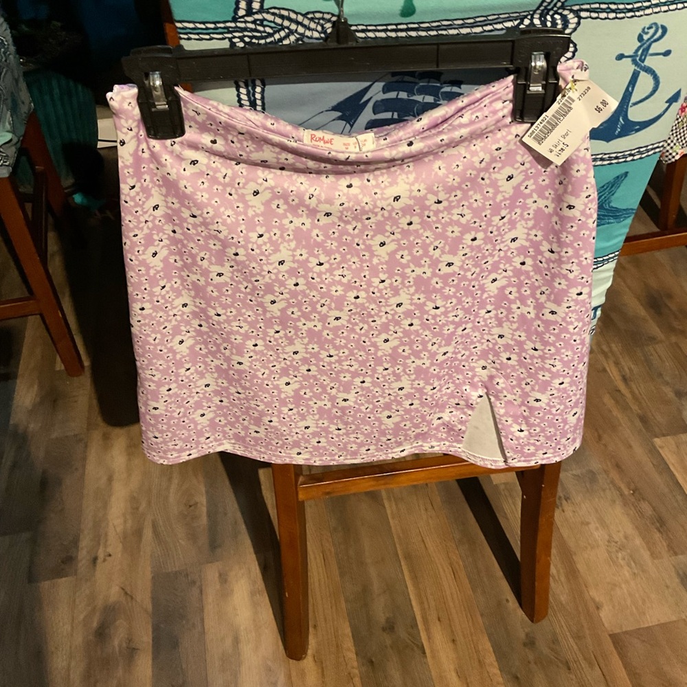 Women’s Romwe skirt w/flowers